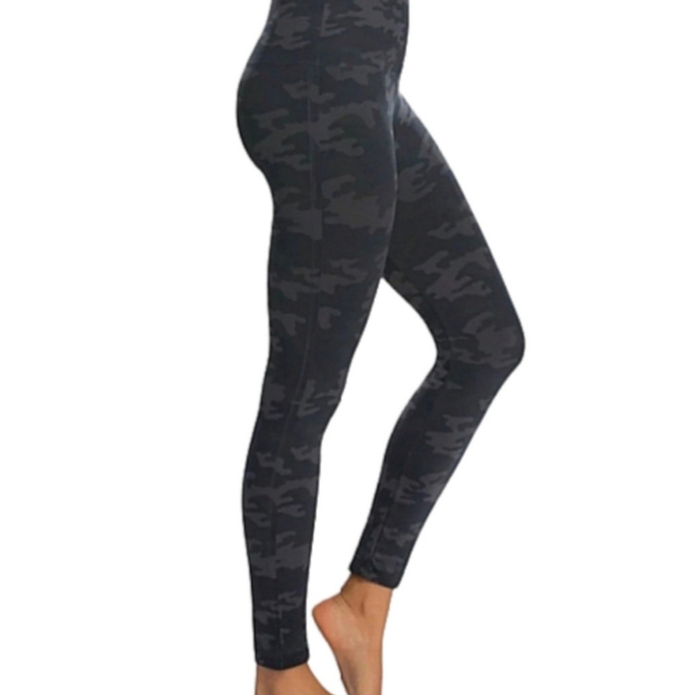 Spanx Look At Me Now Seamless Tights Leggings Black Gray Camo Plus Sz 1X NWT